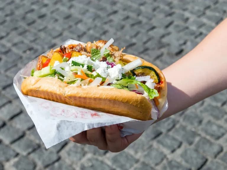 Ile kalorii ma kebab box? Sprawdź, co naprawdę jesz!