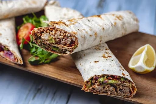 Rollo kebab co to jest - poznaj składniki i wyjątkowy smak tej potrawy